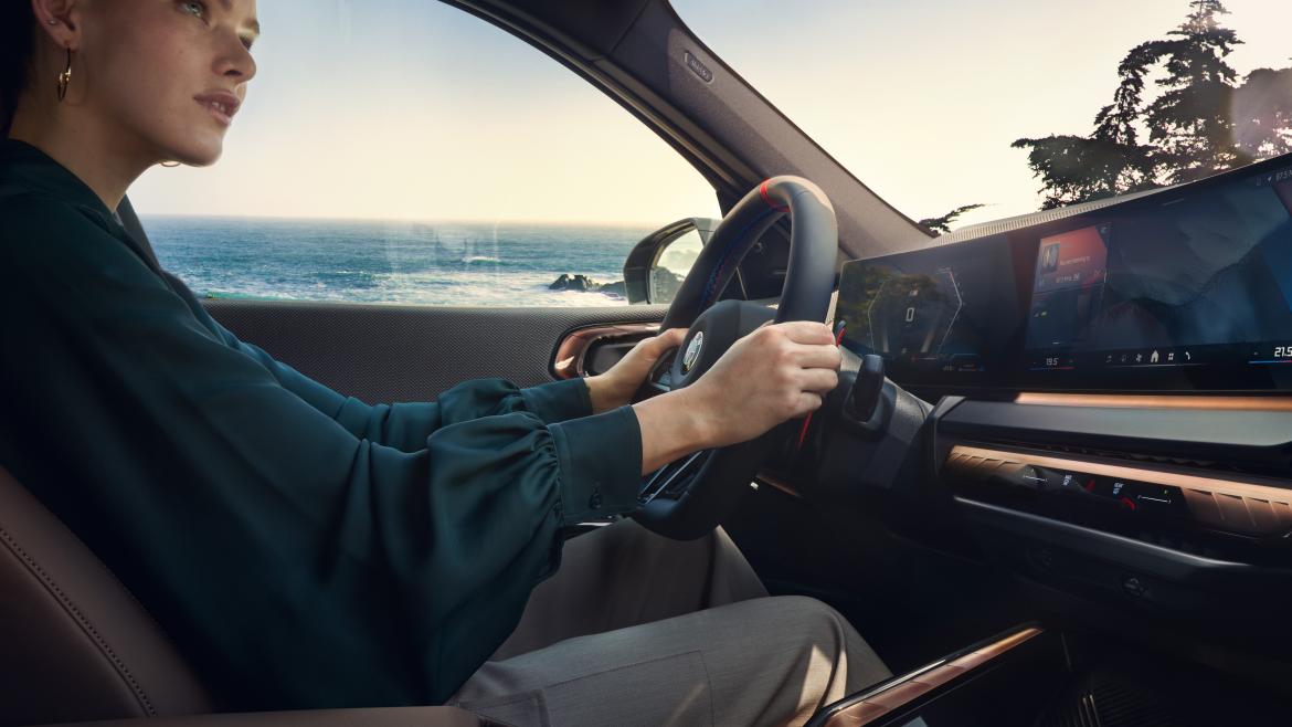 ビジネスに、 BMWと駆ける歓びを。